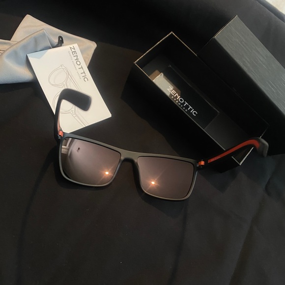 ZENOTTIC Polarized Sunglasses - Picture 3 of 5